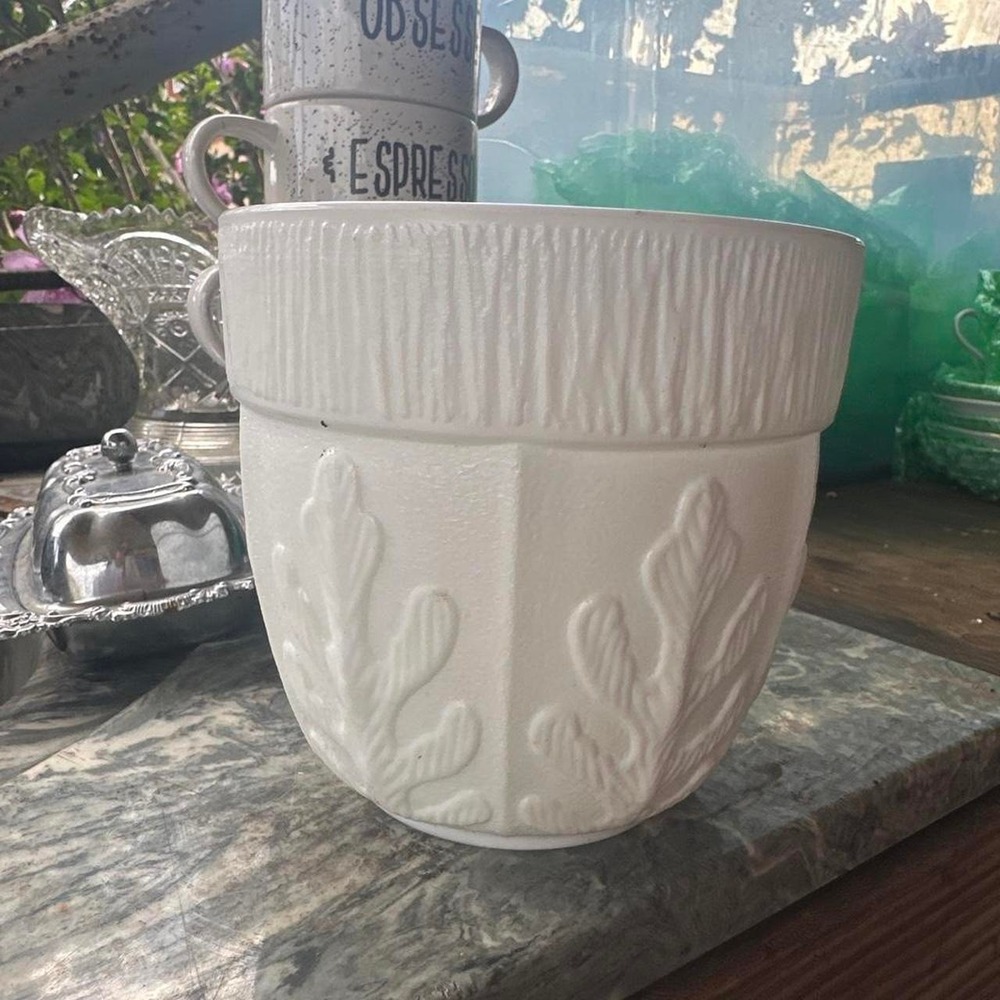 White Glass Planter with Raised Leaf Design 5 In